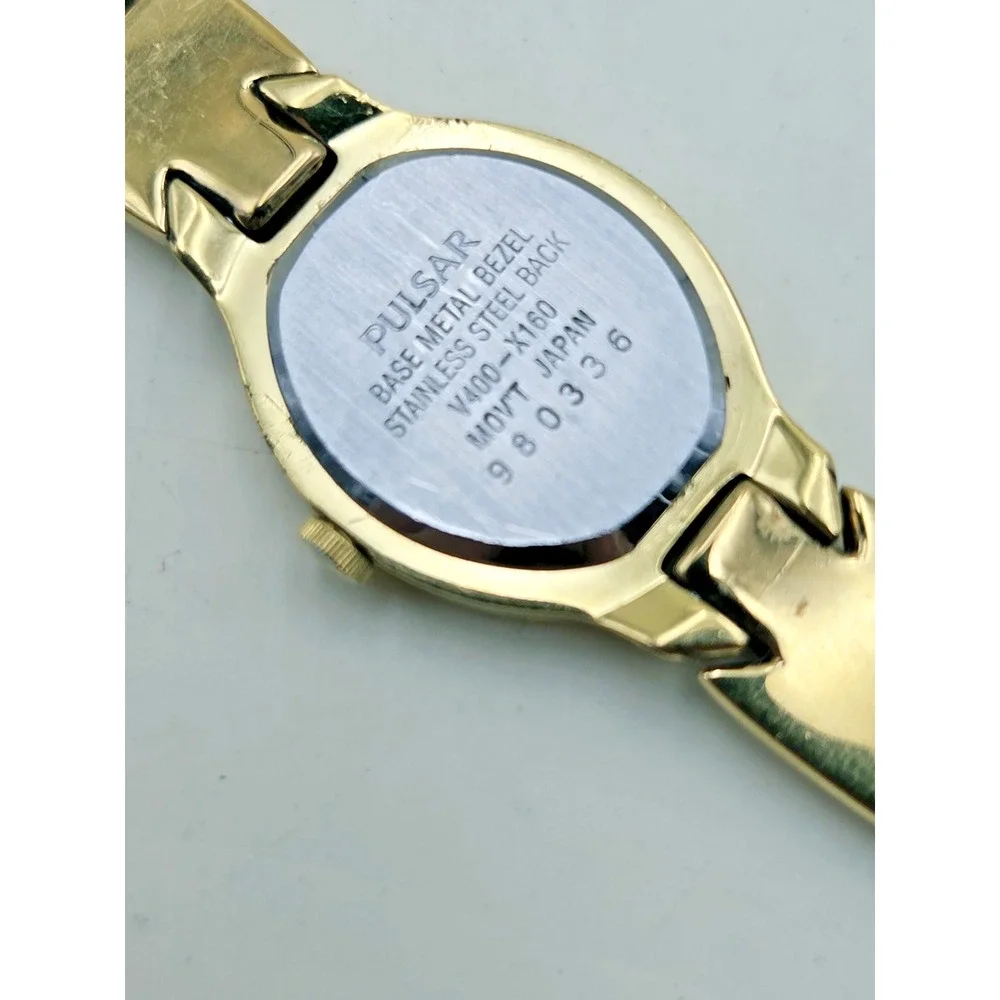 Pulsar V1400-X160 Gold-tone Bracelet Wristwatch with Base Metal Gold-tone